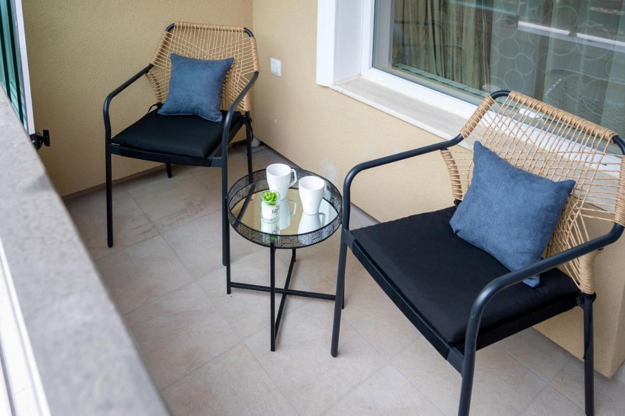 Modern Central Studio Apartment Sofia Exterior foto